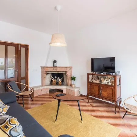 Lovelystay - 3 Bedroom In Vila do Bispo