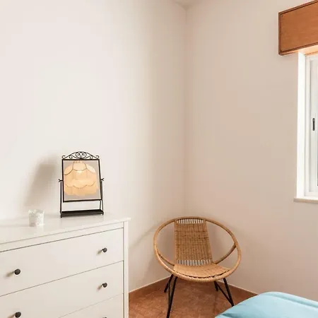 Apartment Lovelystay - 3 Bedroom In *