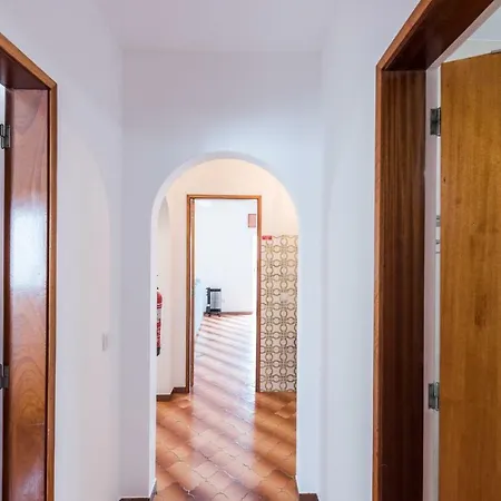 Apartment Lovelystay - 3 Bedroom In *
