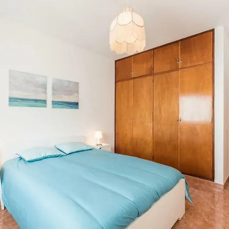 Lovelystay - 3 Bedroom In *