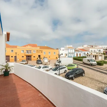 Lovelystay - 3 Bedroom In * Vila do Bispo